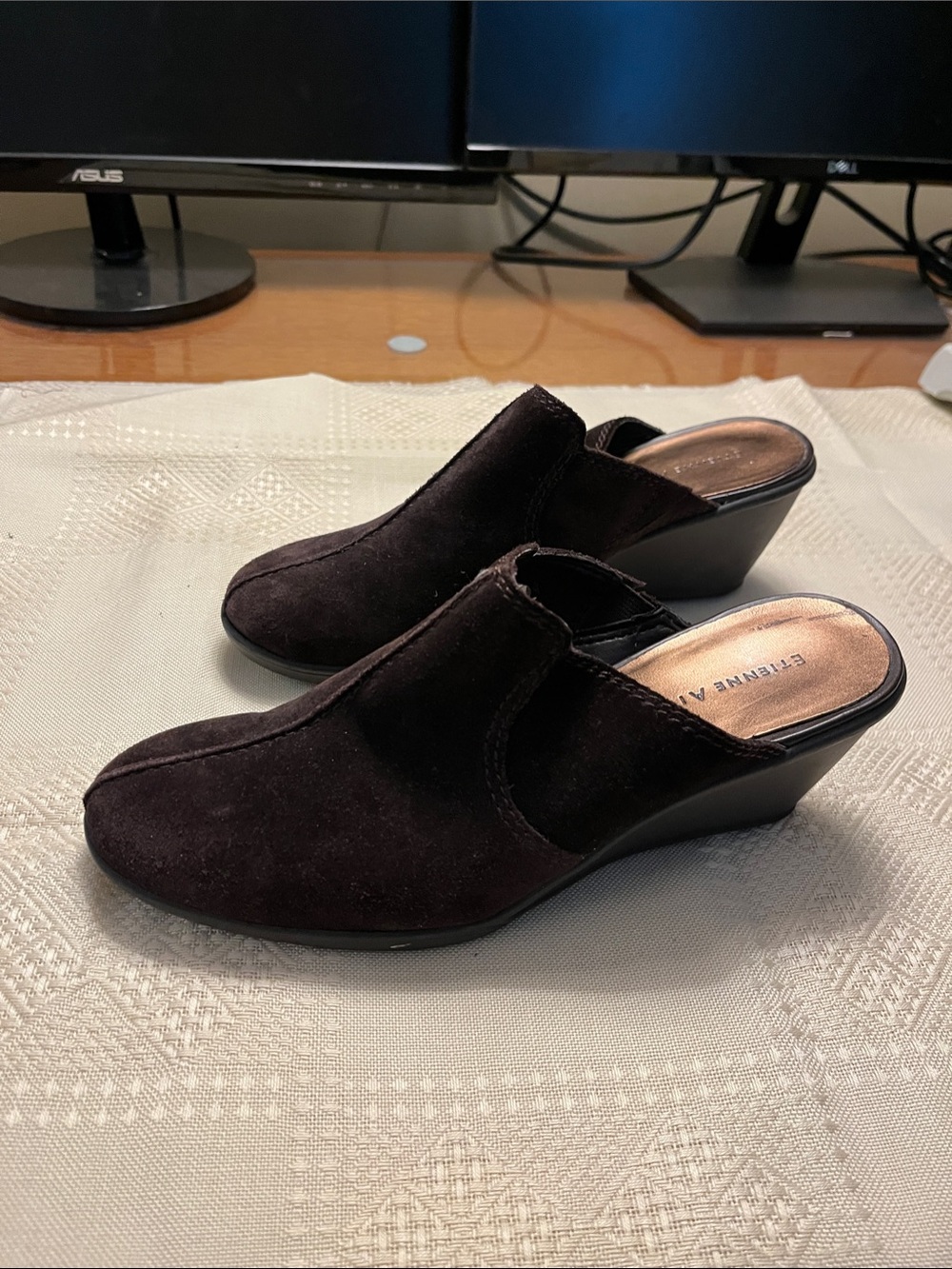 Etienne Aignera Women's Black Suede Wedge Mules
